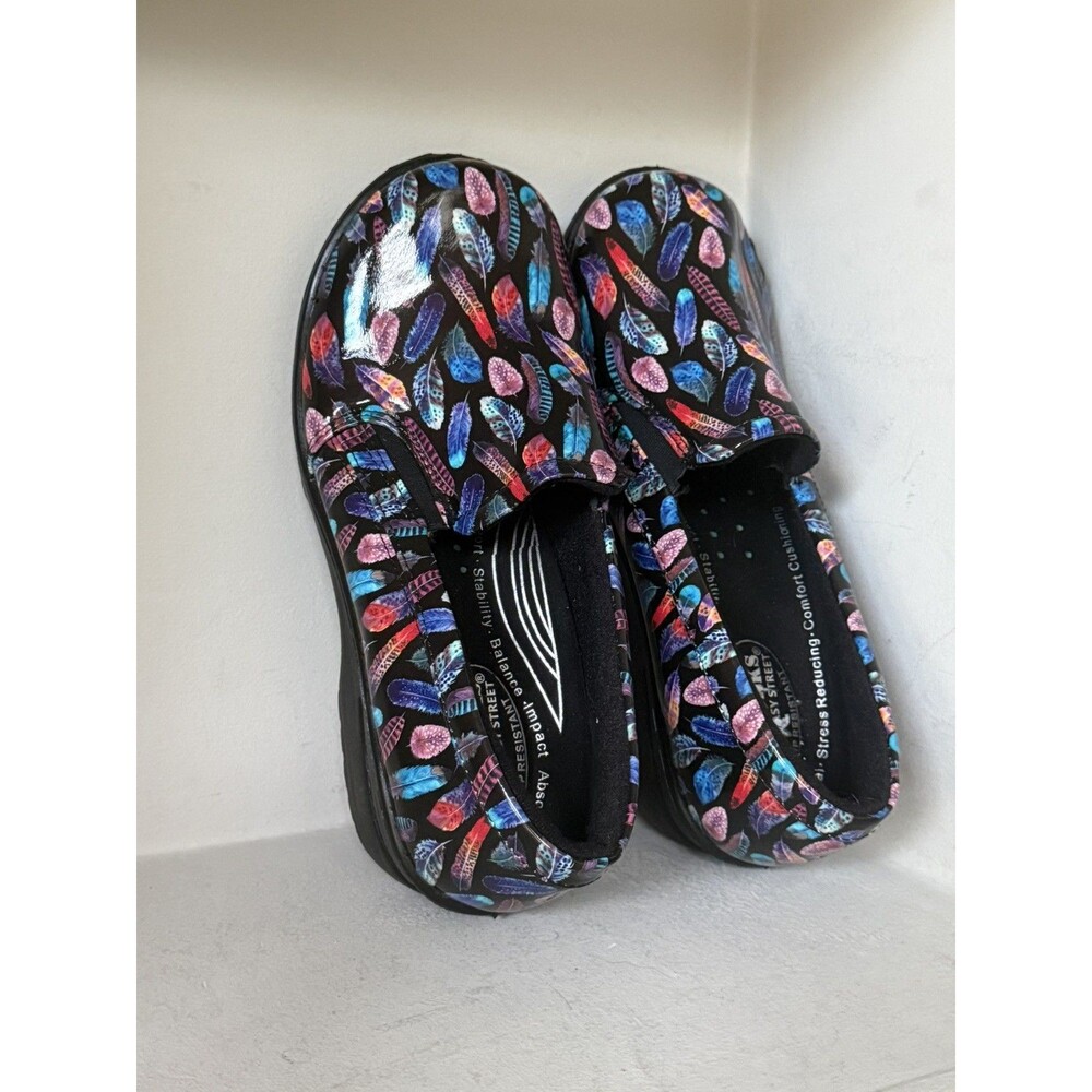 New Easy Works women's blk/multi tie dye feathers slip resistant clogs size 10w